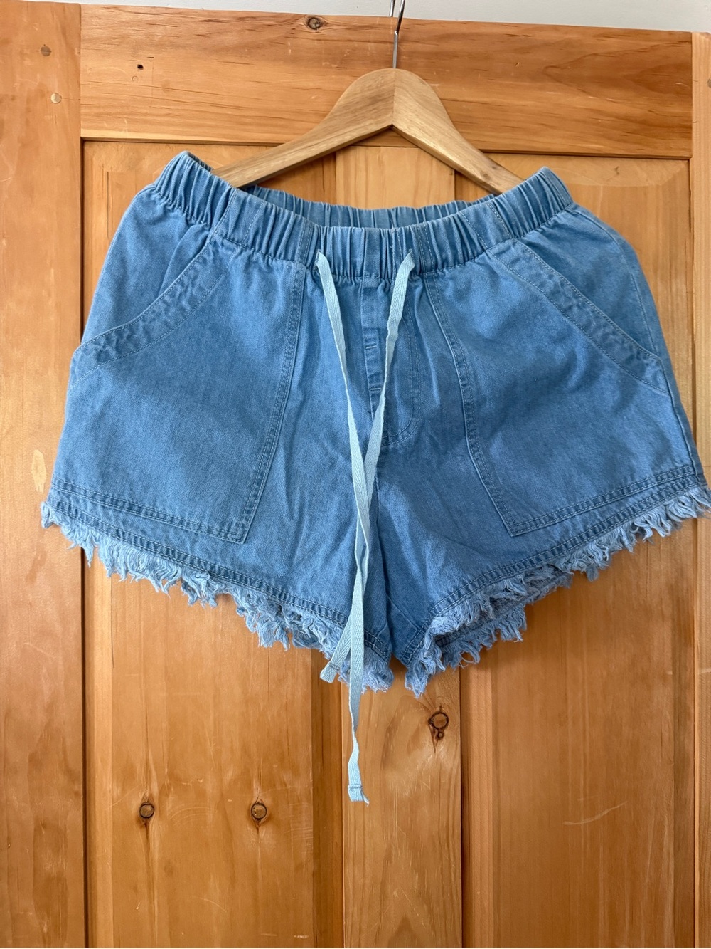 Light Wash Denim Drawstring Frayed-Hem Women's Shorts